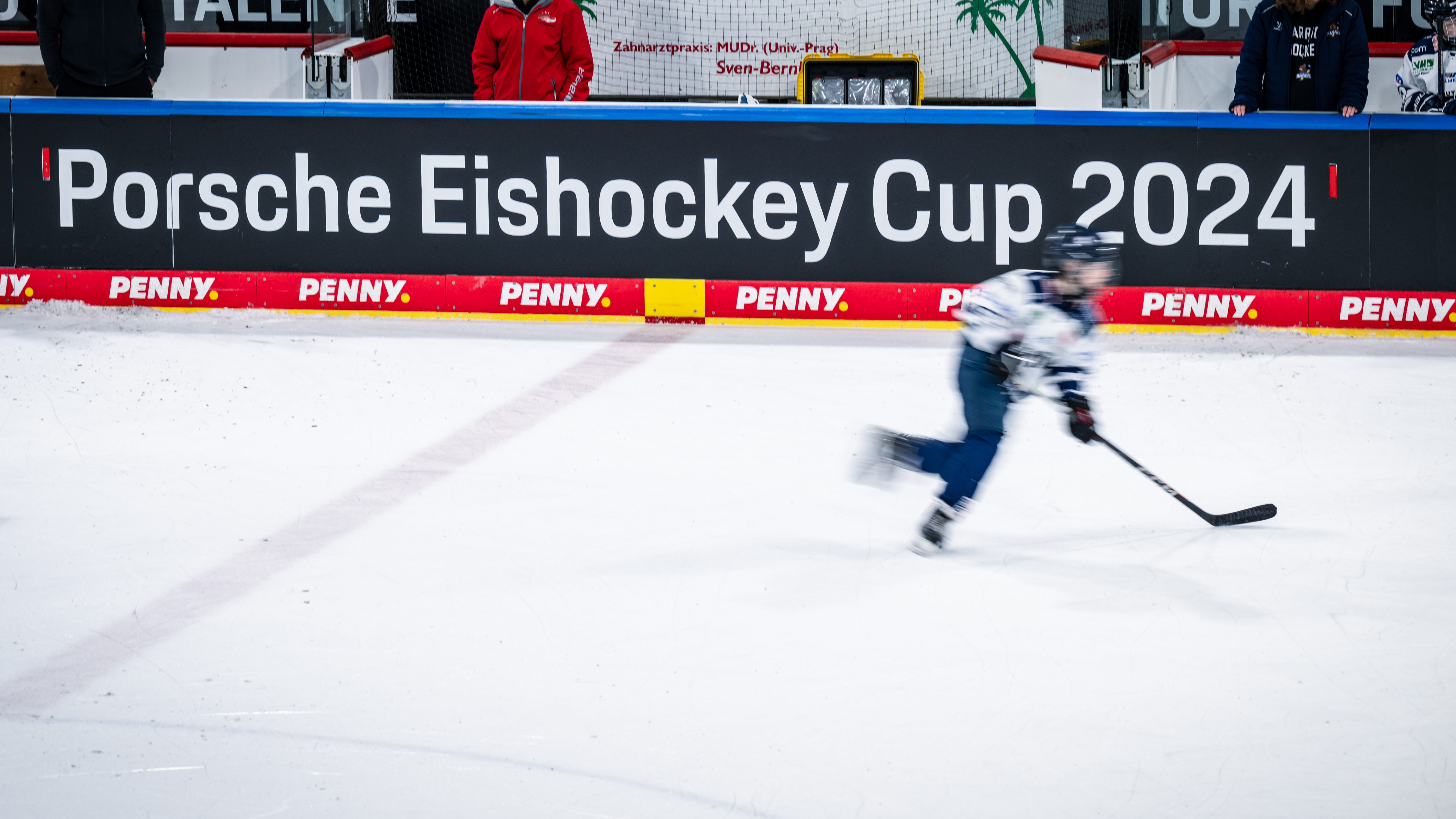 Nachbericht: Porsche Eishockey Cup 2024Bild